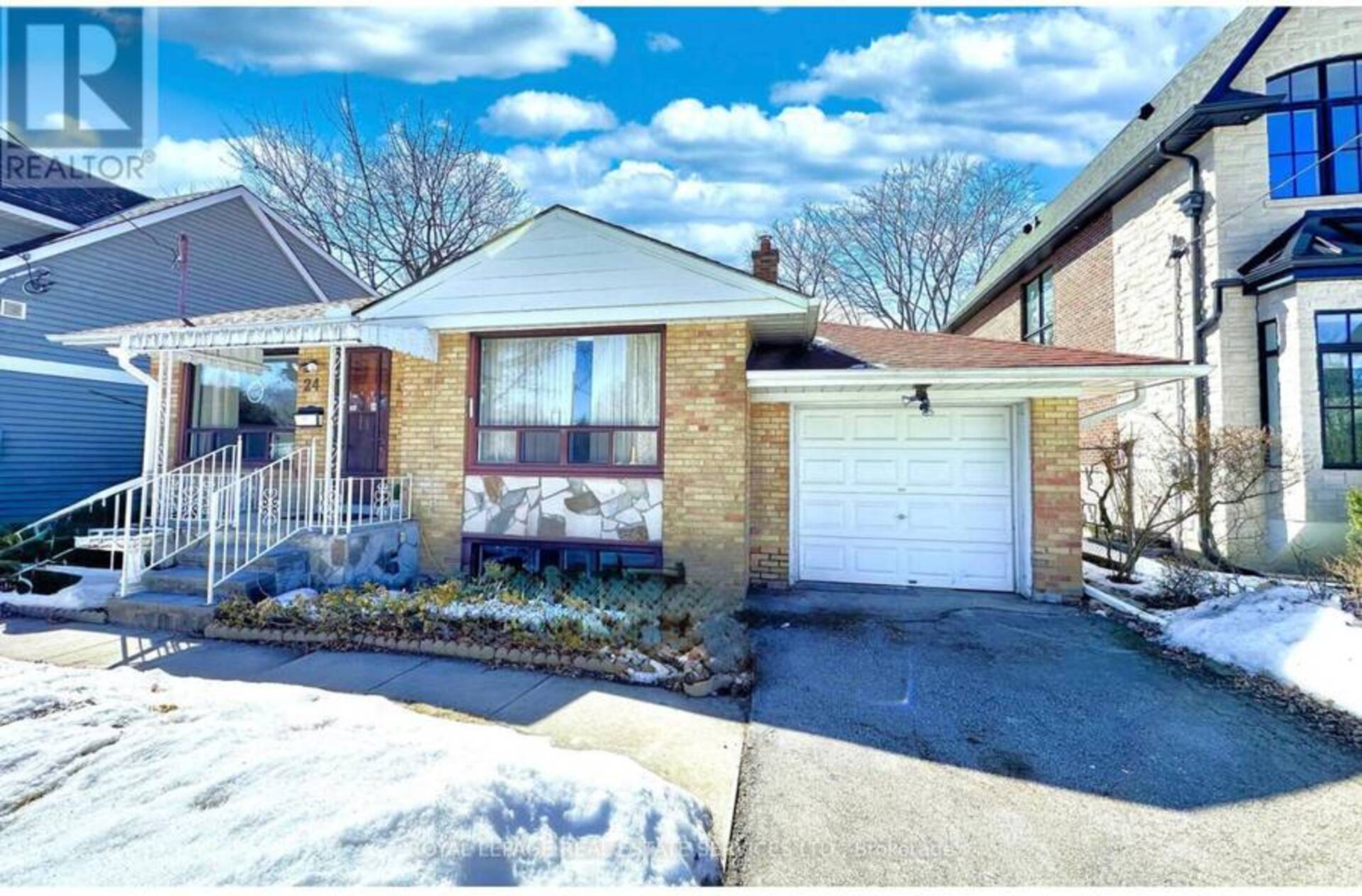 24 APPLEDALE ROAD Toronto