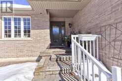 6 SUTHERLAND AVENUE Bradford/West Gwillimbury