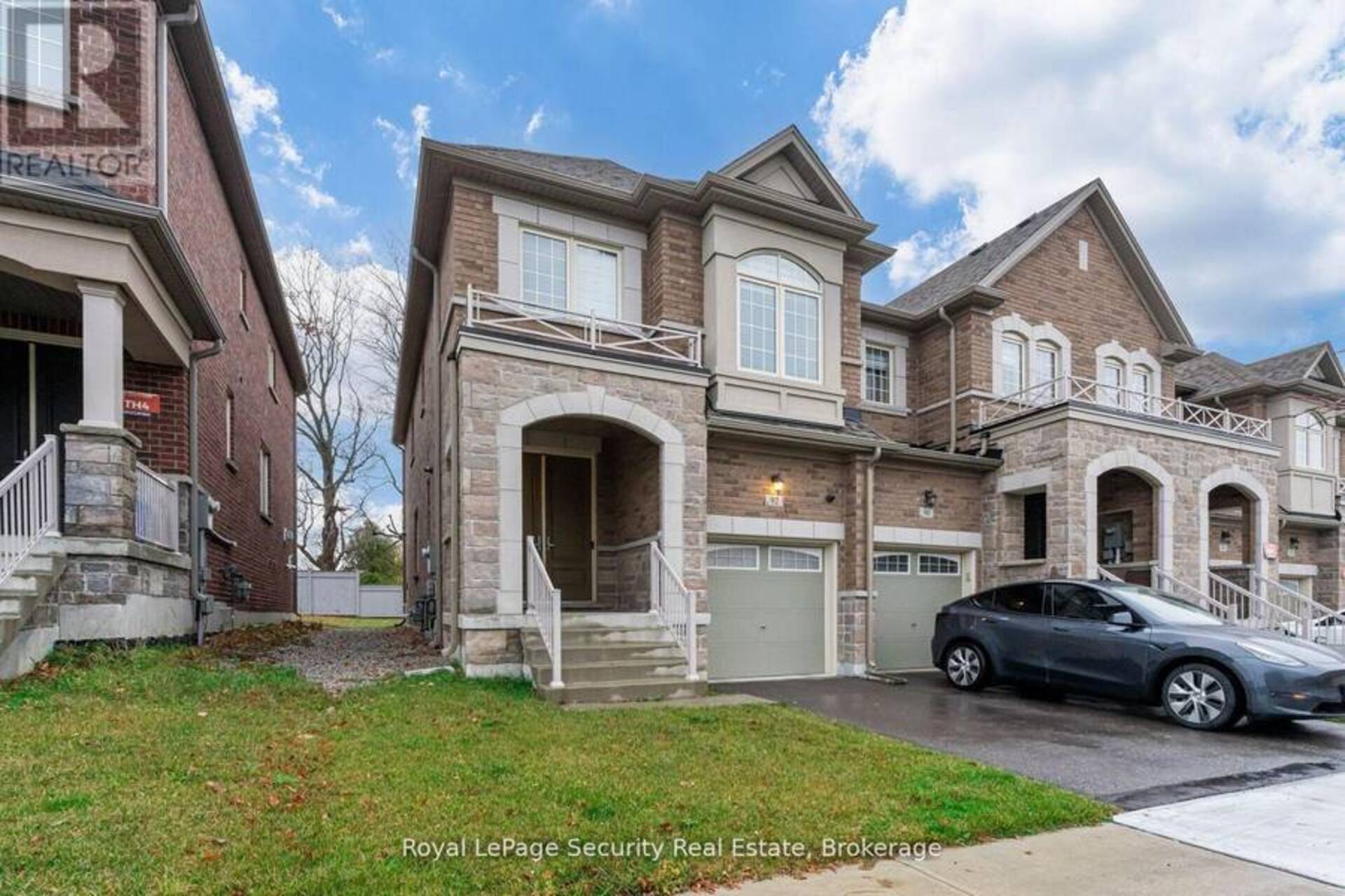 92 DRIZZEL CRESCENT Richmond Hill