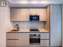 518 - 108 PETER STREET Toronto