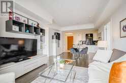 501 - 15 STOLLERY POND CRESCENT Markham