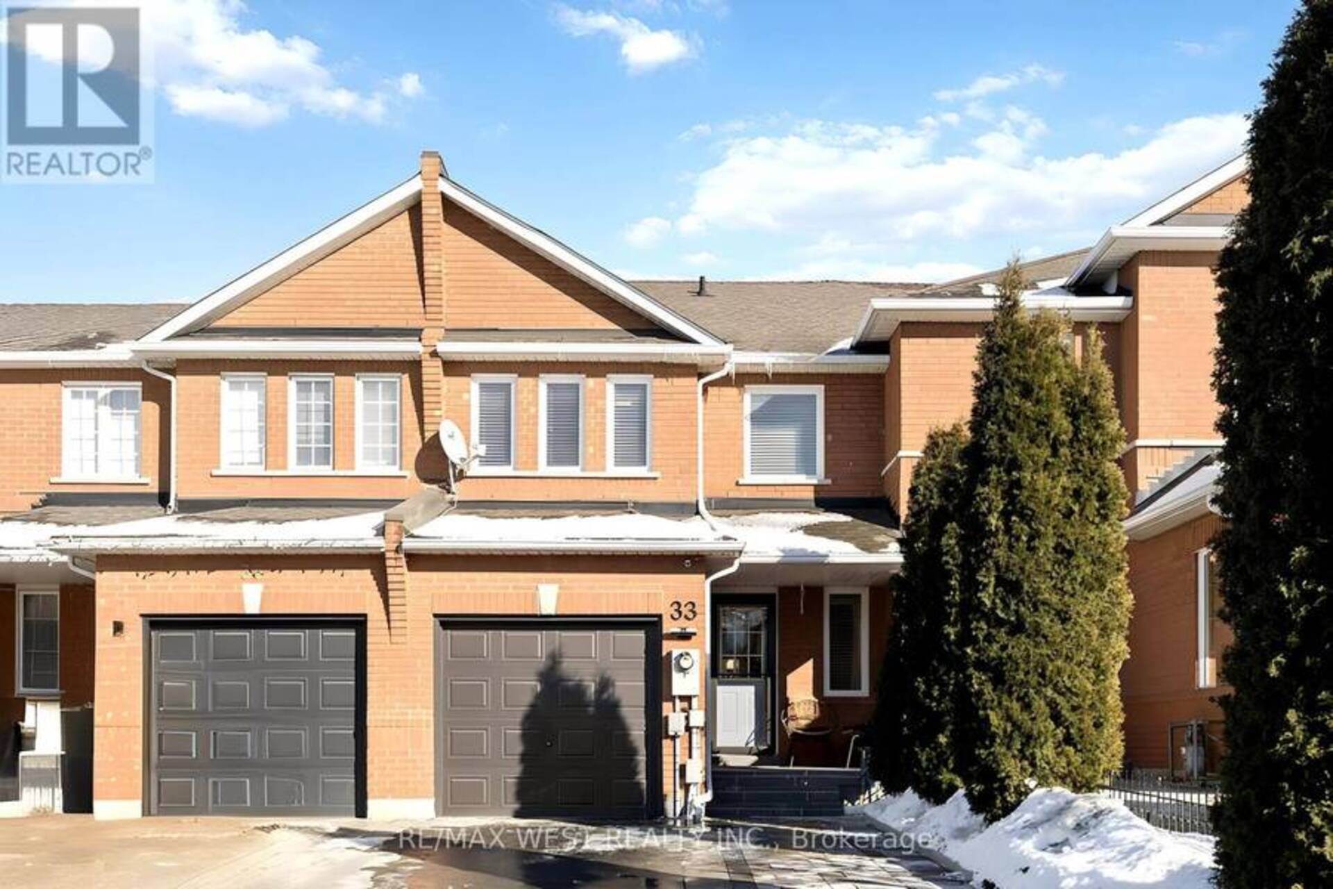 33 PIAZZA CRESCENT Vaughan