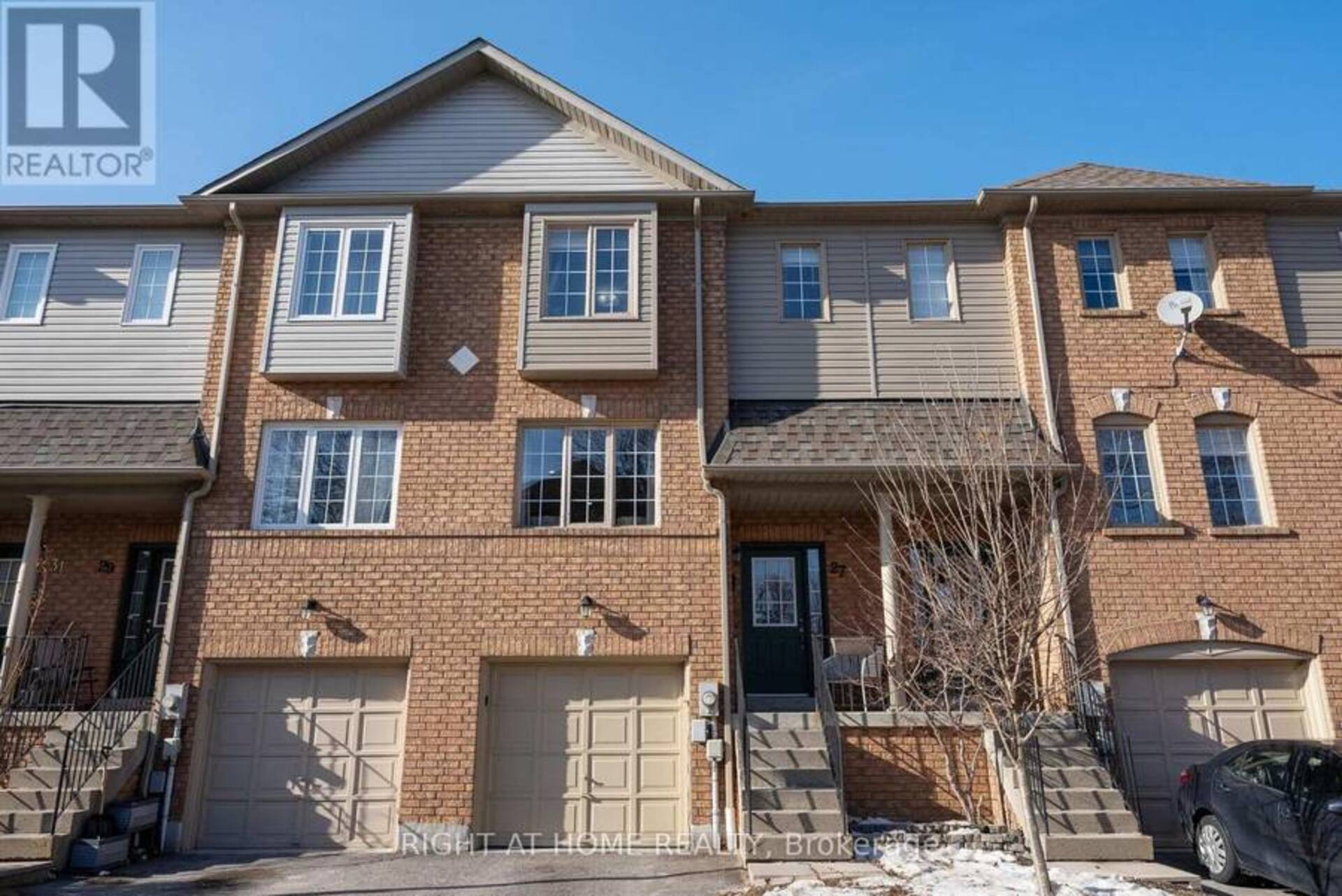 18 - 27 ASPEN PARK WAY Whitby