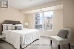 1426 - 500 DORIS AVENUE Toronto