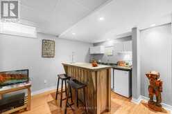 31 COLLIER CRESCENT Essa