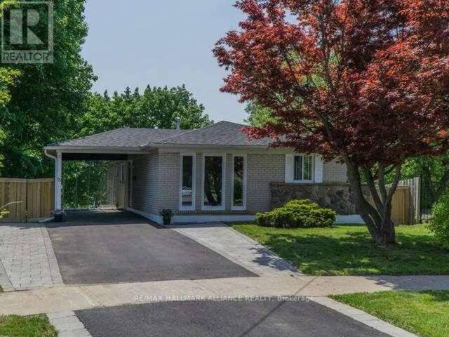 15 GROVE PARK CRESCENT Toronto Ontario