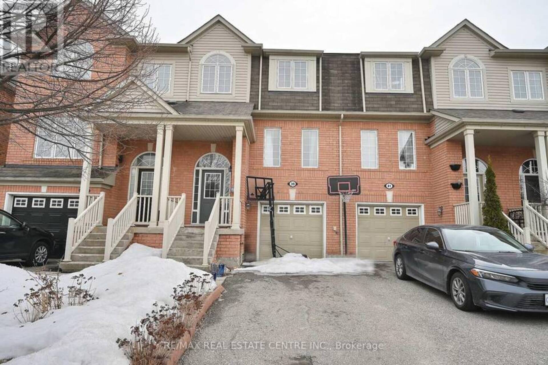 39 DECKER HOLLOW CIRCLE Brampton