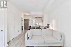 832 - 99 EAGLE ROCK WAY Vaughan