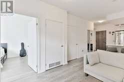 832 - 99 EAGLE ROCK WAY Vaughan