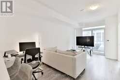 832 - 99 EAGLE ROCK WAY Vaughan