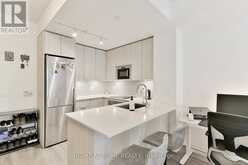 832 - 99 EAGLE ROCK WAY Vaughan