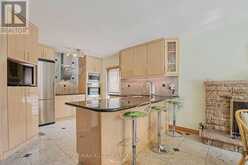 7 DEARHAM WOOD Toronto