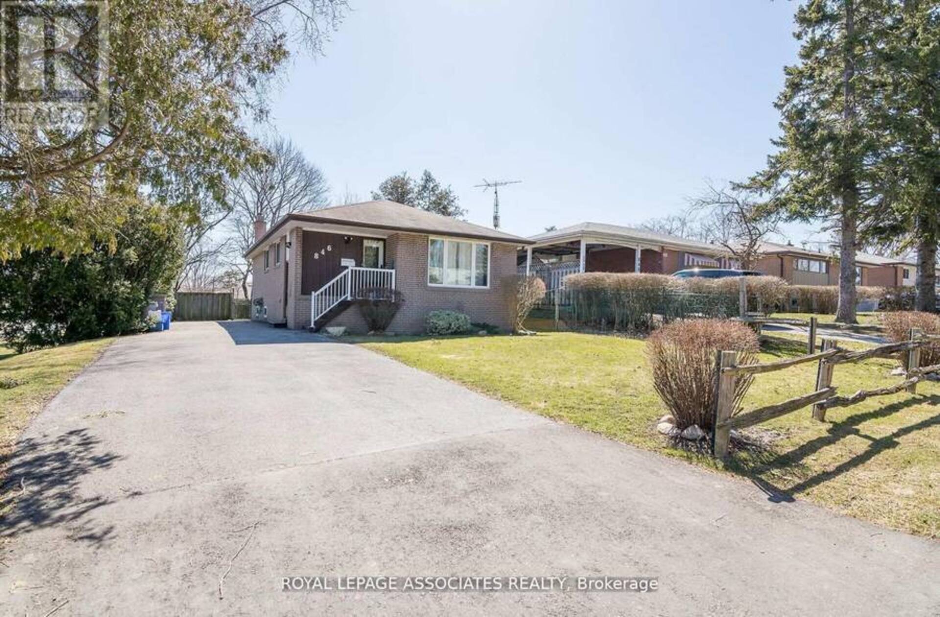 MAIN FLOOR - 846 ANTONIO STREET Pickering