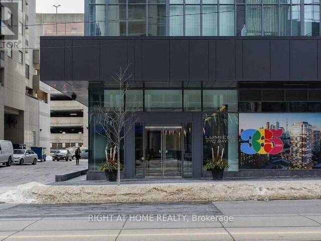 1607 - 770 BAY STREET Toronto Ontario