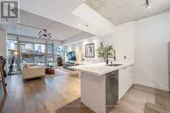 705 - 375 KING STREET W Toronto