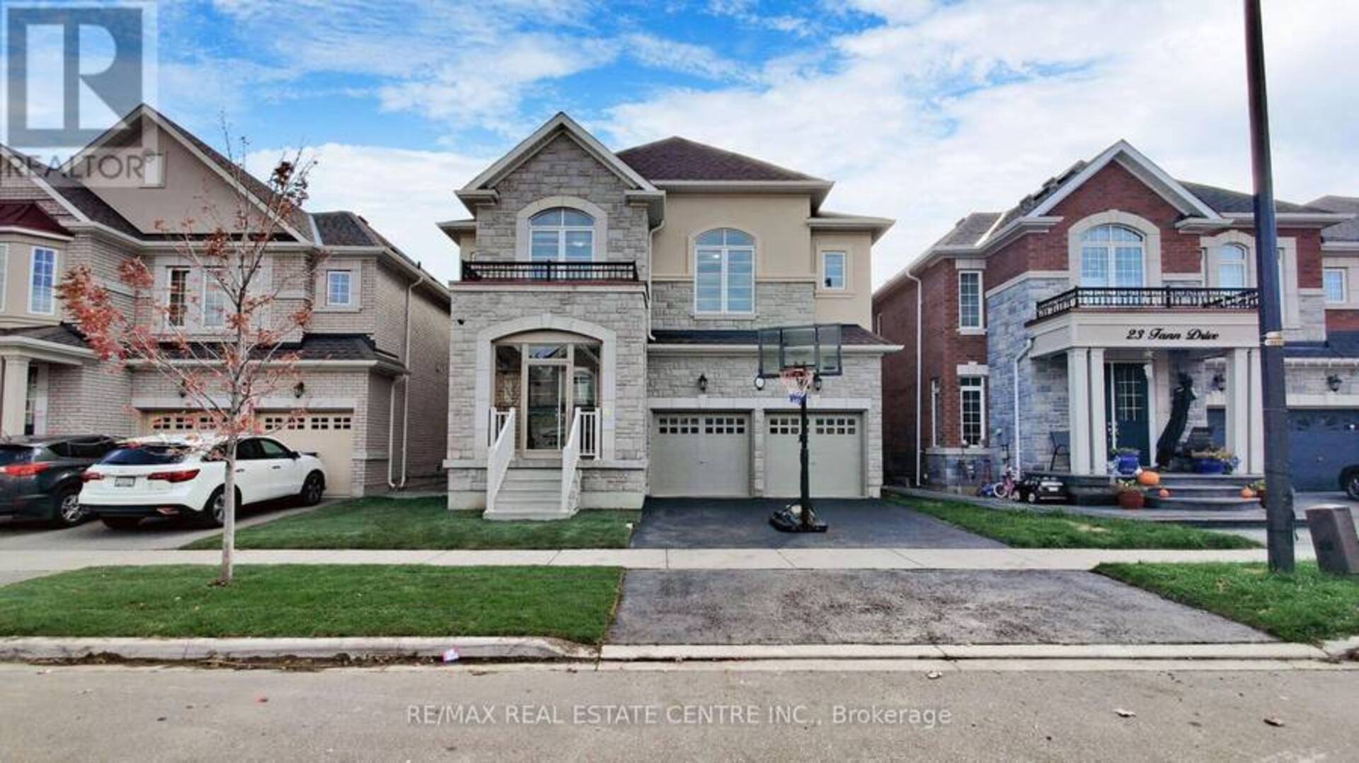 25 FANN DRIVE Brampton