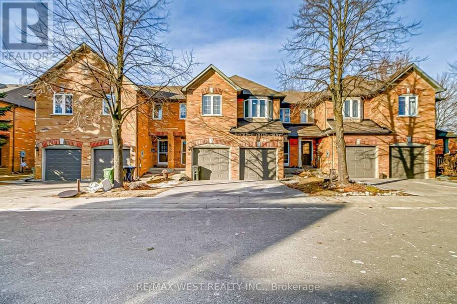 12 - 6400 LAWRENCE AVENUE E Toronto