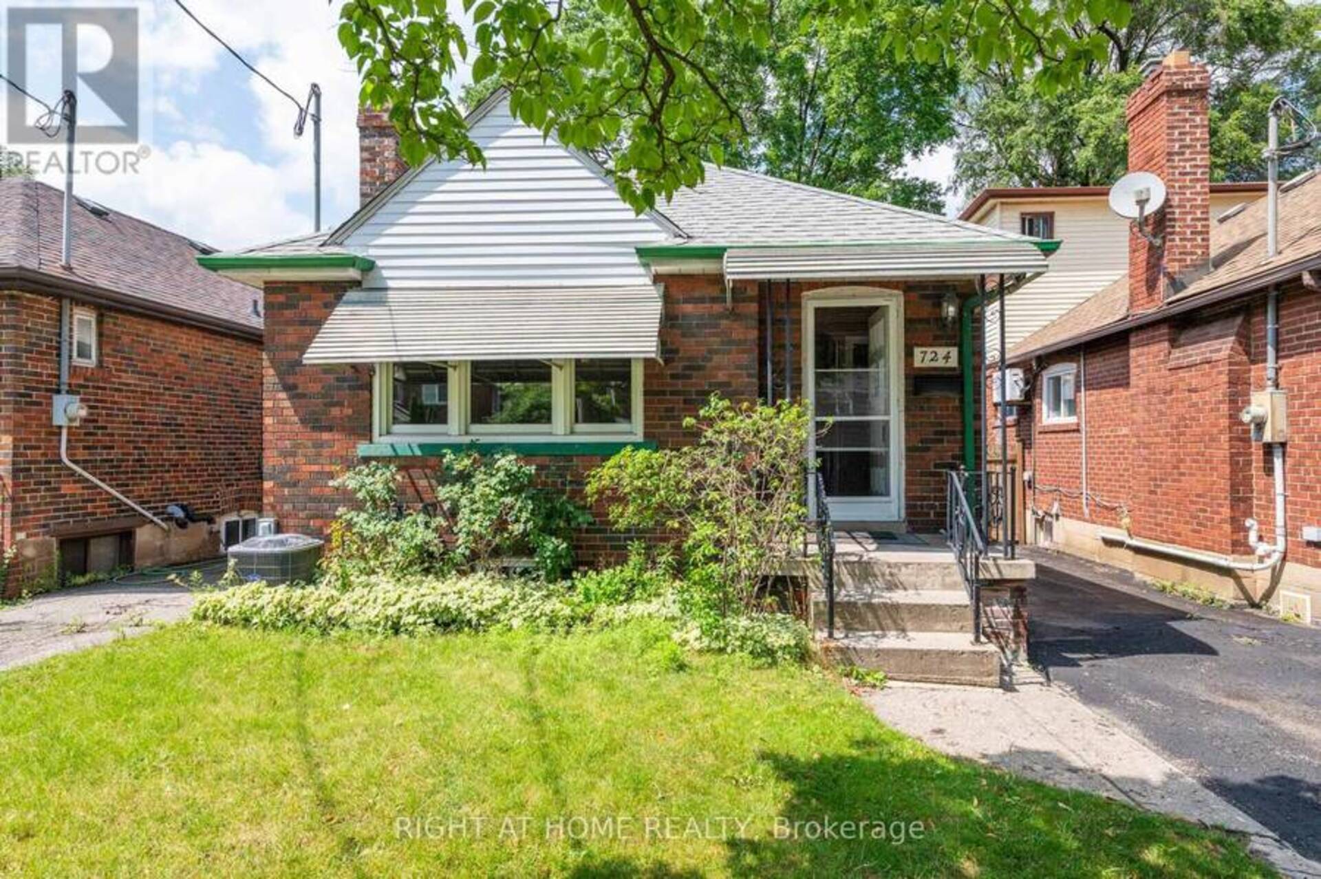 724 EGLINTON AVENUE E Toronto