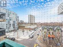 527 - 73 MCCAUL STREET Toronto