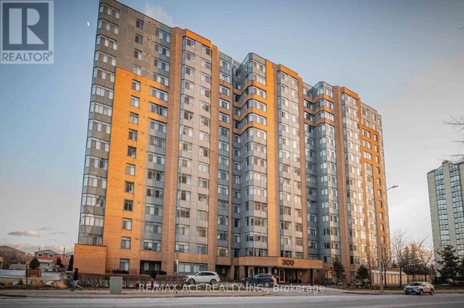 712 - 300 WEBB DRIVE Mississauga