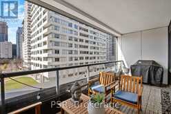 305 - 11 LILLIAN STREET Toronto