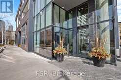 305 - 11 LILLIAN STREET Toronto