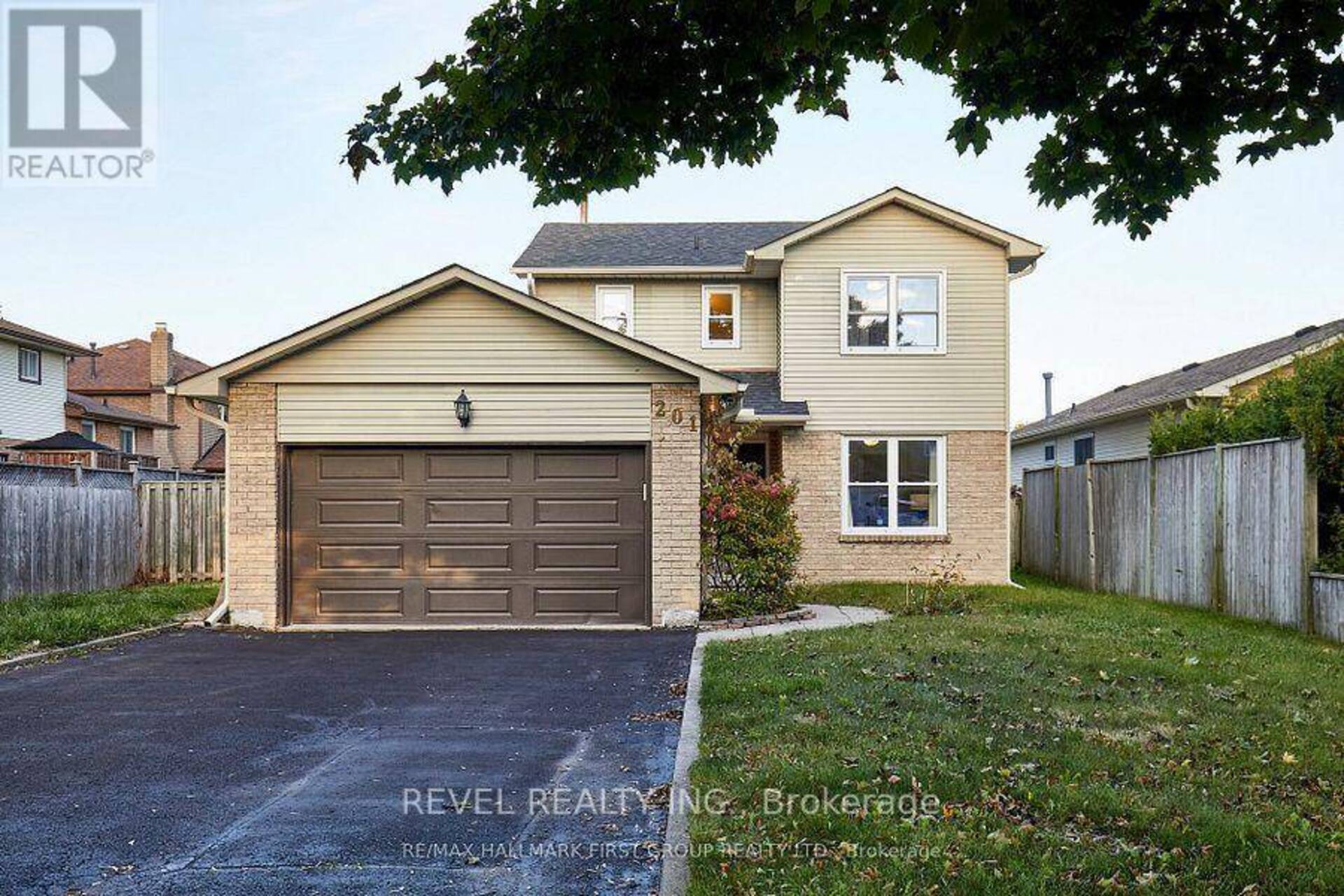 201 EASTLAWN STREET Oshawa