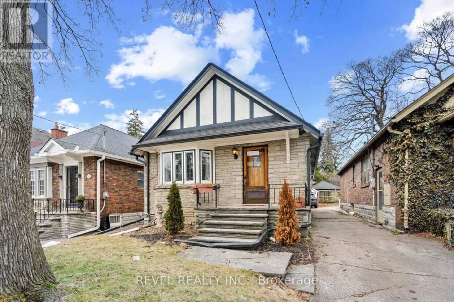 8 SUNNYBROOK ROAD Toronto