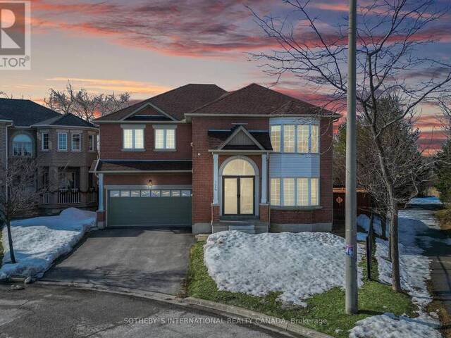 124 HOLLY DRIVE Richmond Hill Ontario