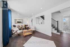 7 HAWTIN LANE Aurora