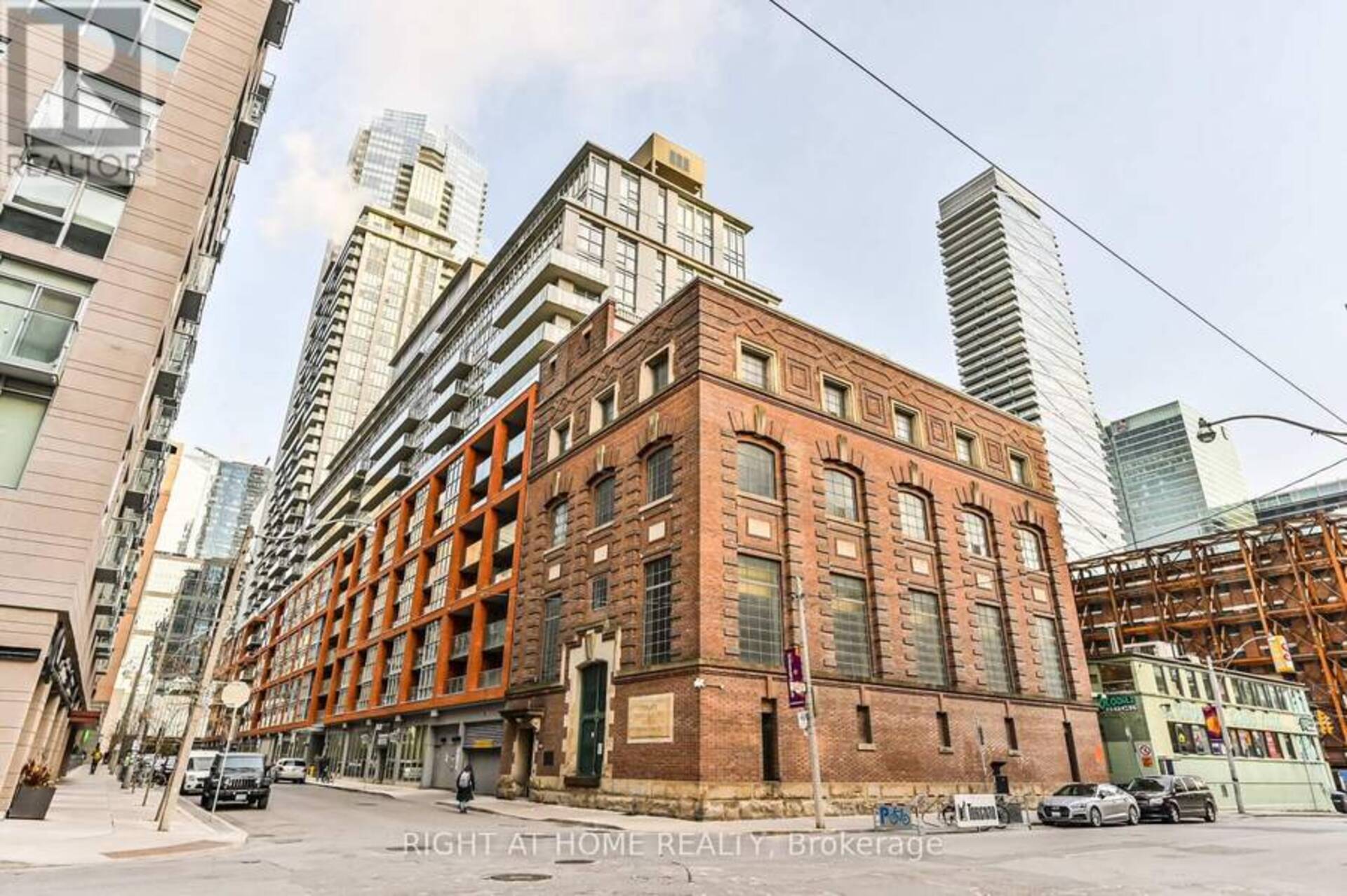 315 - 21 NELSON STREET Toronto