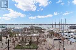 625 - 230 QUEENS QUAY W Toronto