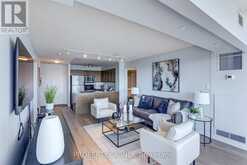 625 - 230 QUEENS QUAY W Toronto