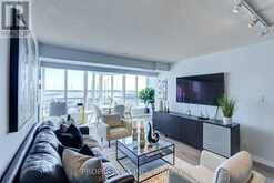 625 - 230 QUEENS QUAY W Toronto