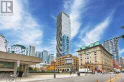 806 - 224 KING STREET W Toronto