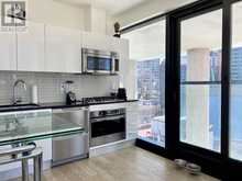 806 - 224 KING STREET W Toronto