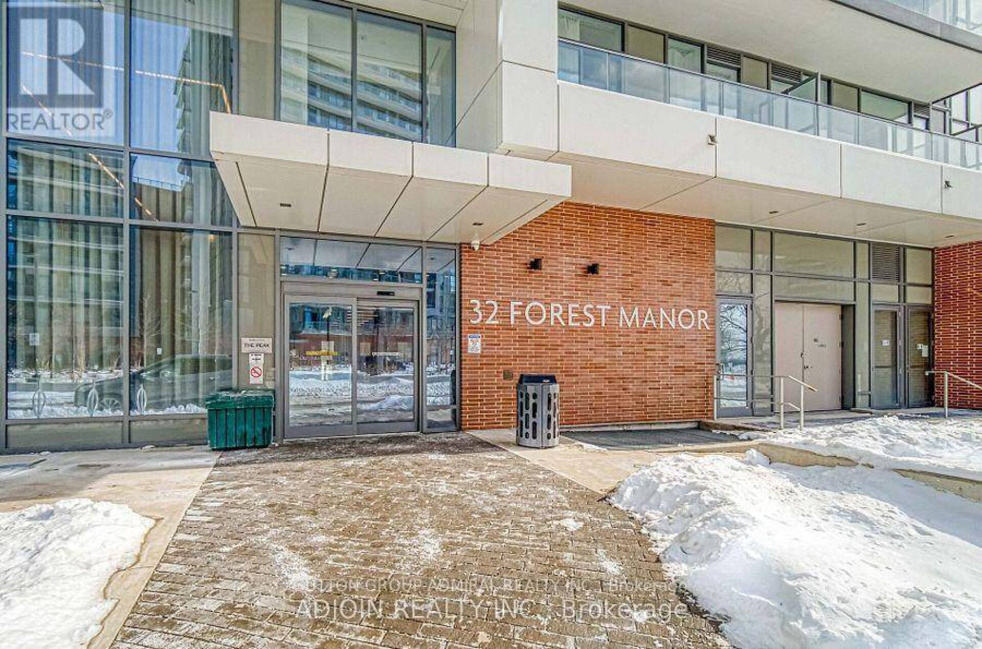 517 - 32 FOREST MANOR ROAD Toronto