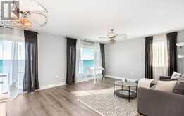 18 1/2 LAKESHORE DRIVE Hamilton