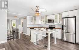 18 1/2 LAKESHORE DRIVE Hamilton