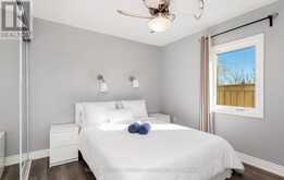 18 1/2 LAKESHORE DRIVE Hamilton