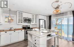 18 1/2 LAKESHORE DRIVE Hamilton