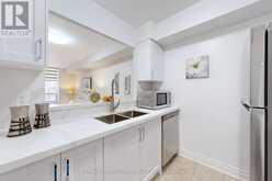 310 - 18 SOMMERSET WAY Toronto