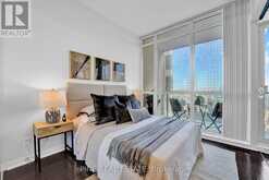 2602 - 770 BAY STREET Toronto