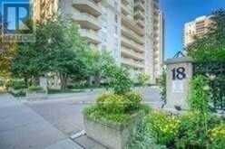 202 - 18 HILLCREST AVENUE Toronto