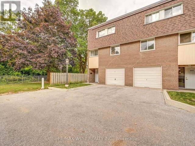 808 - 22 TANDRIDGE CRESCENT Toronto Ontario