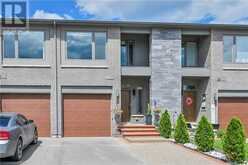 8 BEDROCK Drive Hamilton