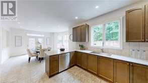 2238 LYNDHURST Drive Oakville