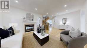 2238 LYNDHURST Drive Oakville