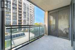 18 HOLLYWOOD Avenue Unit# 401 Toronto