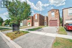 102 PENNYHILL Drive Toronto